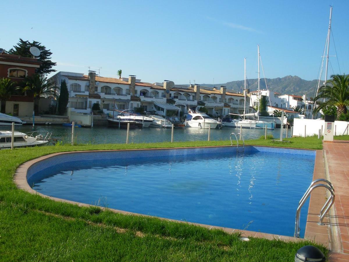 Apartamento al canal Roses Bagian luar foto
